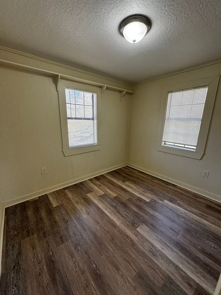 519 E Fifth Ave - Photo 5 of 6