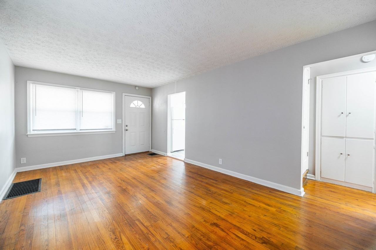 2273 Homestead Dr - Photo 4 of 12