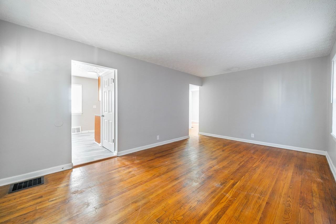 2273 Homestead Dr - Photo 5 of 12