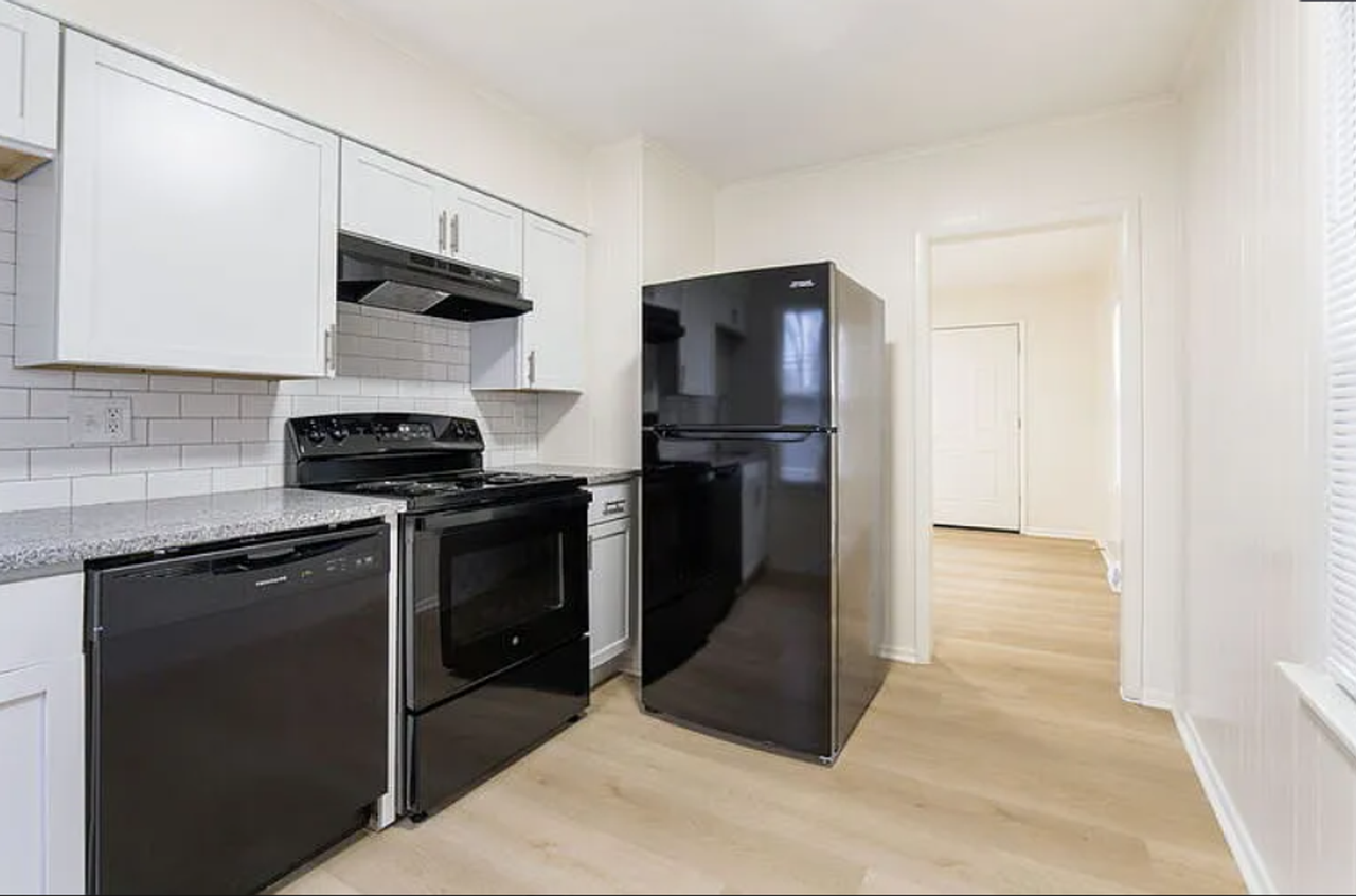 2607 Hiawatha St - Photo 3 of 13