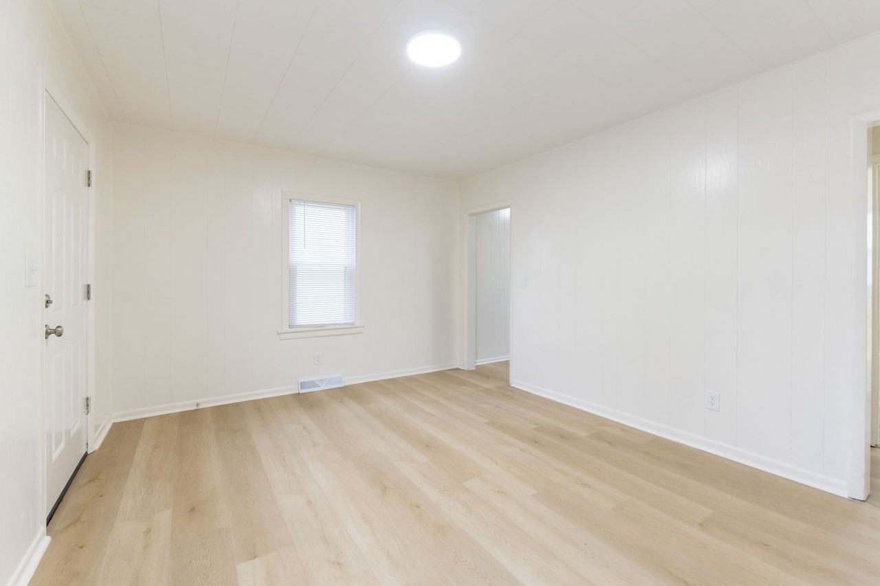 2607 Hiawatha St - Photo 7 of 13