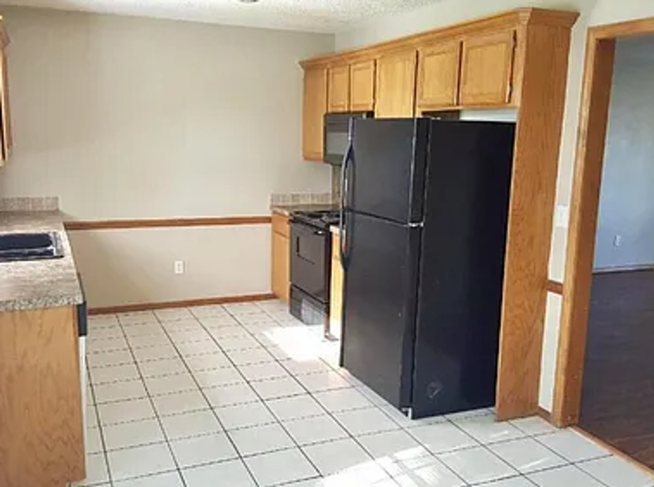 1307 N Willow Dr - Photo 4 of 15