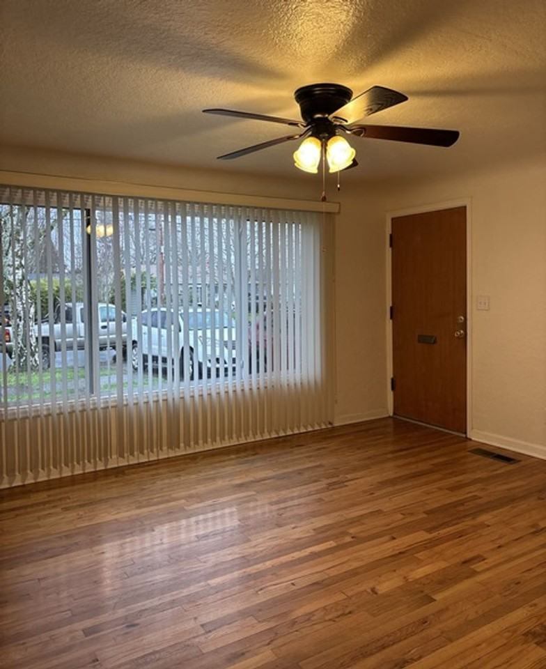 2040 17th St Ne - Photo 3 of 14