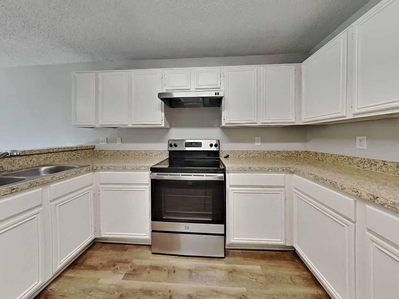 10619 Woodleaf Dr - Photo 3 of 20