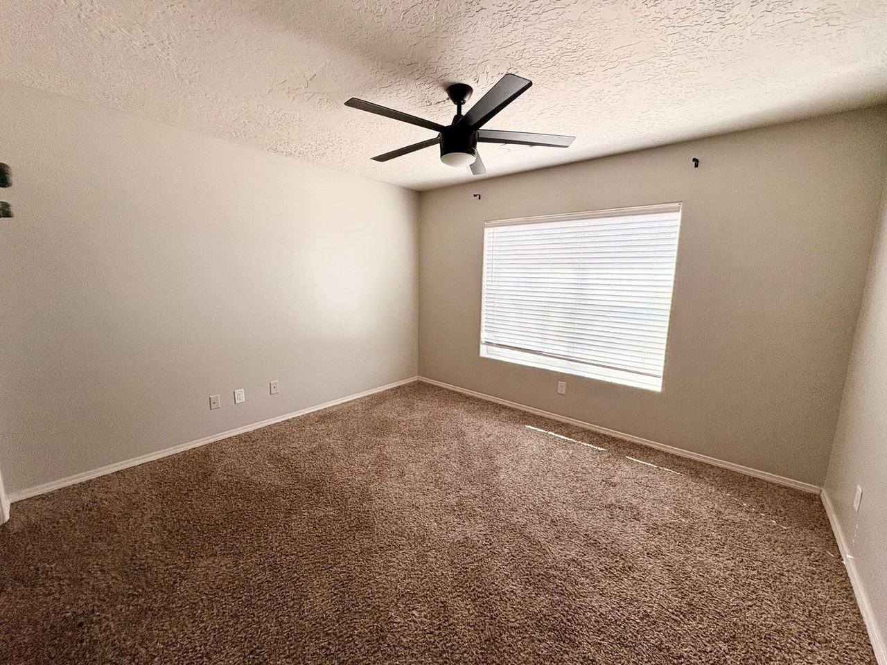 4626 N Backstretch Rd - Photo 5 of 13