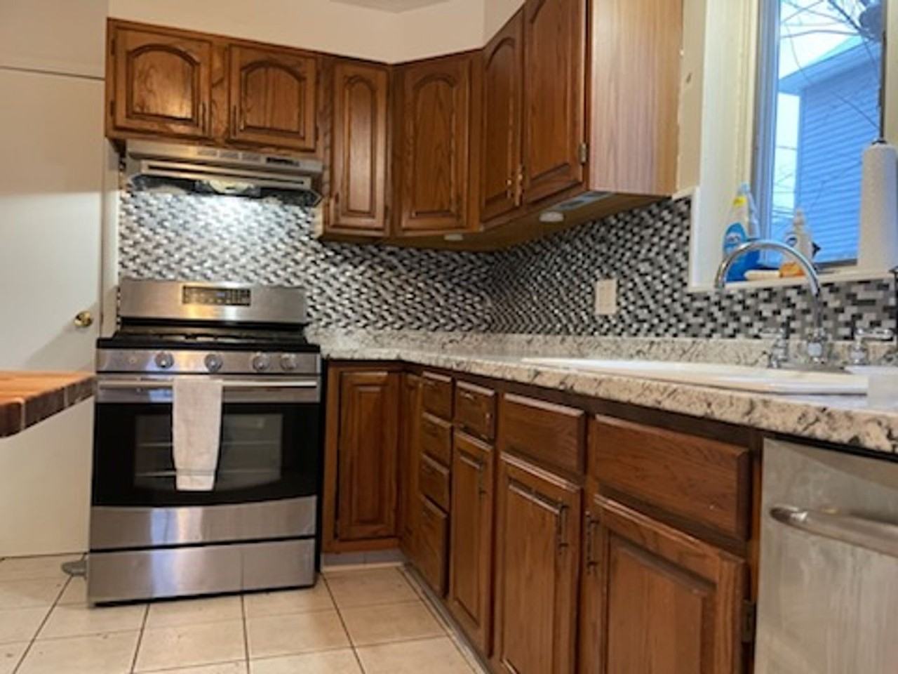 1249 Vestal Ave - Photo 4 of 47