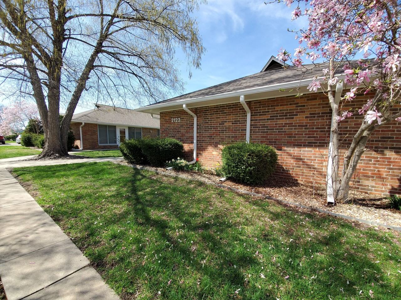 Crescent Drive 2123 - Photo 2 of 5