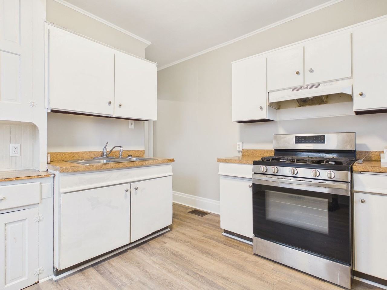 637 Dunkle St - Photo 3 of 12