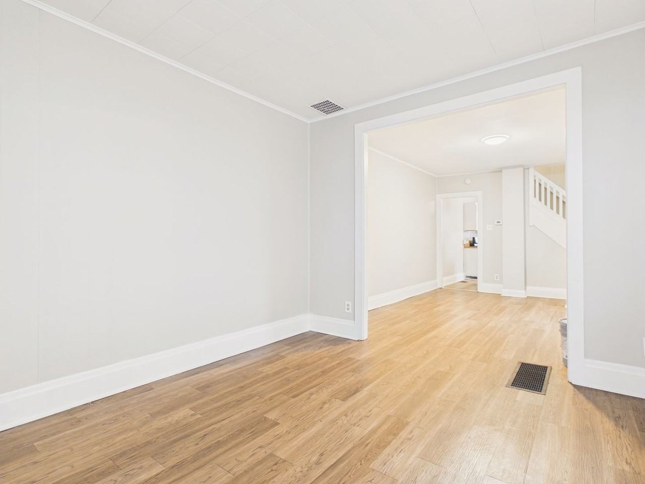 637 Dunkle St - Photo 5 of 12