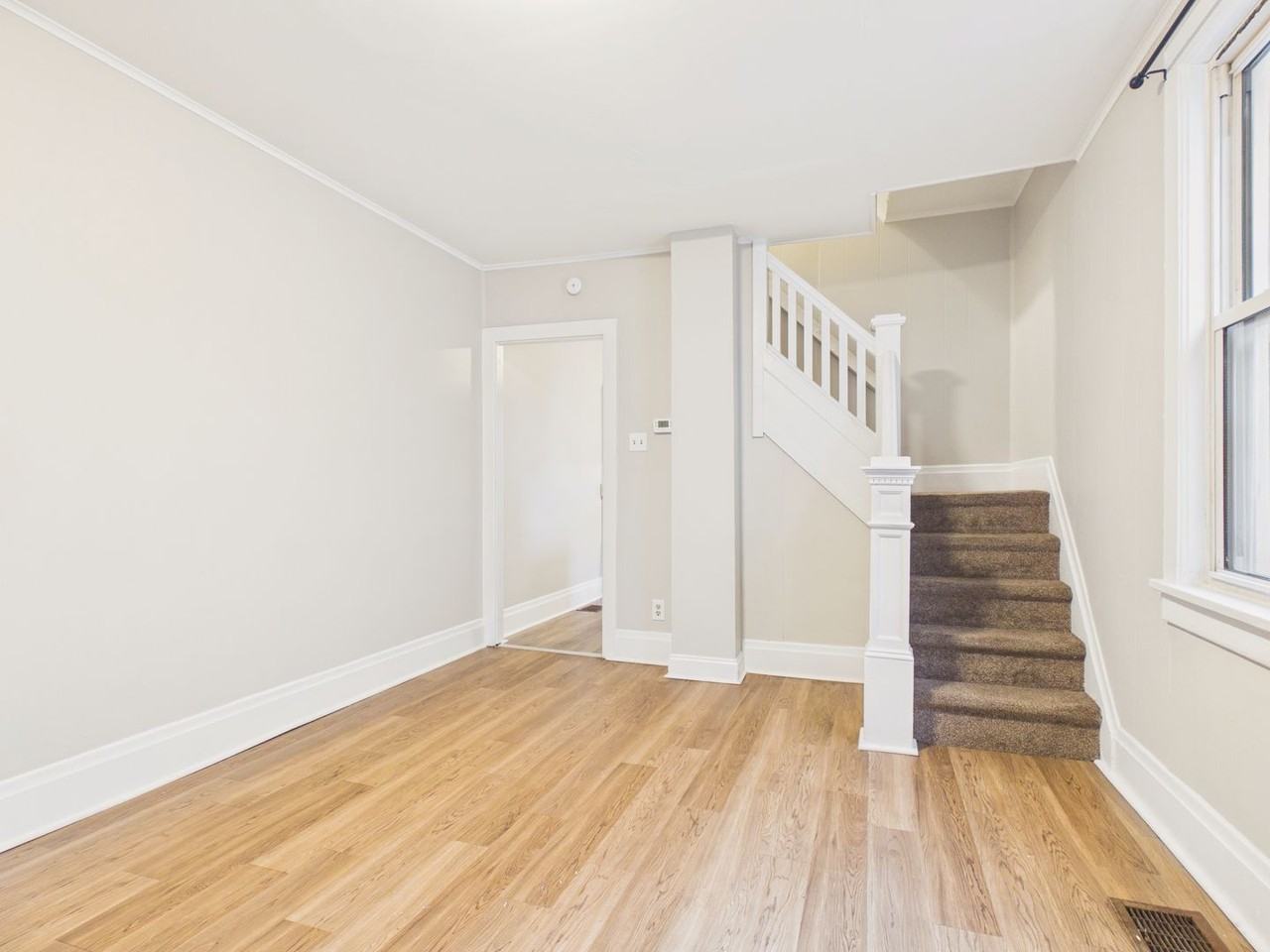 637 Dunkle St - Photo 6 of 12