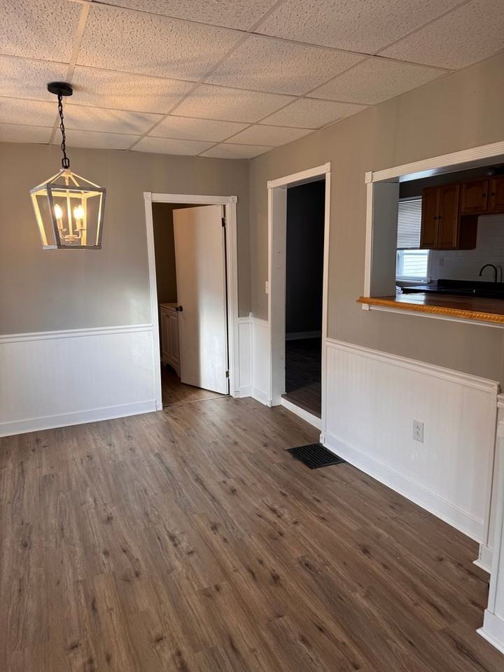 214 Bentley Ave - Photo 3 of 10