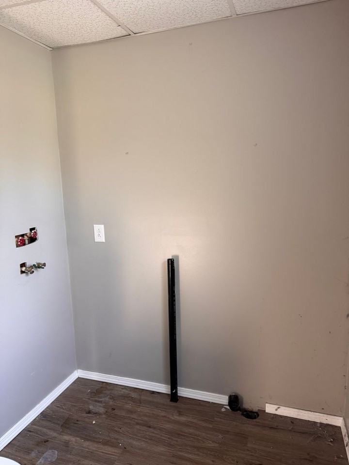 214 Bentley Ave - Photo 5 of 10