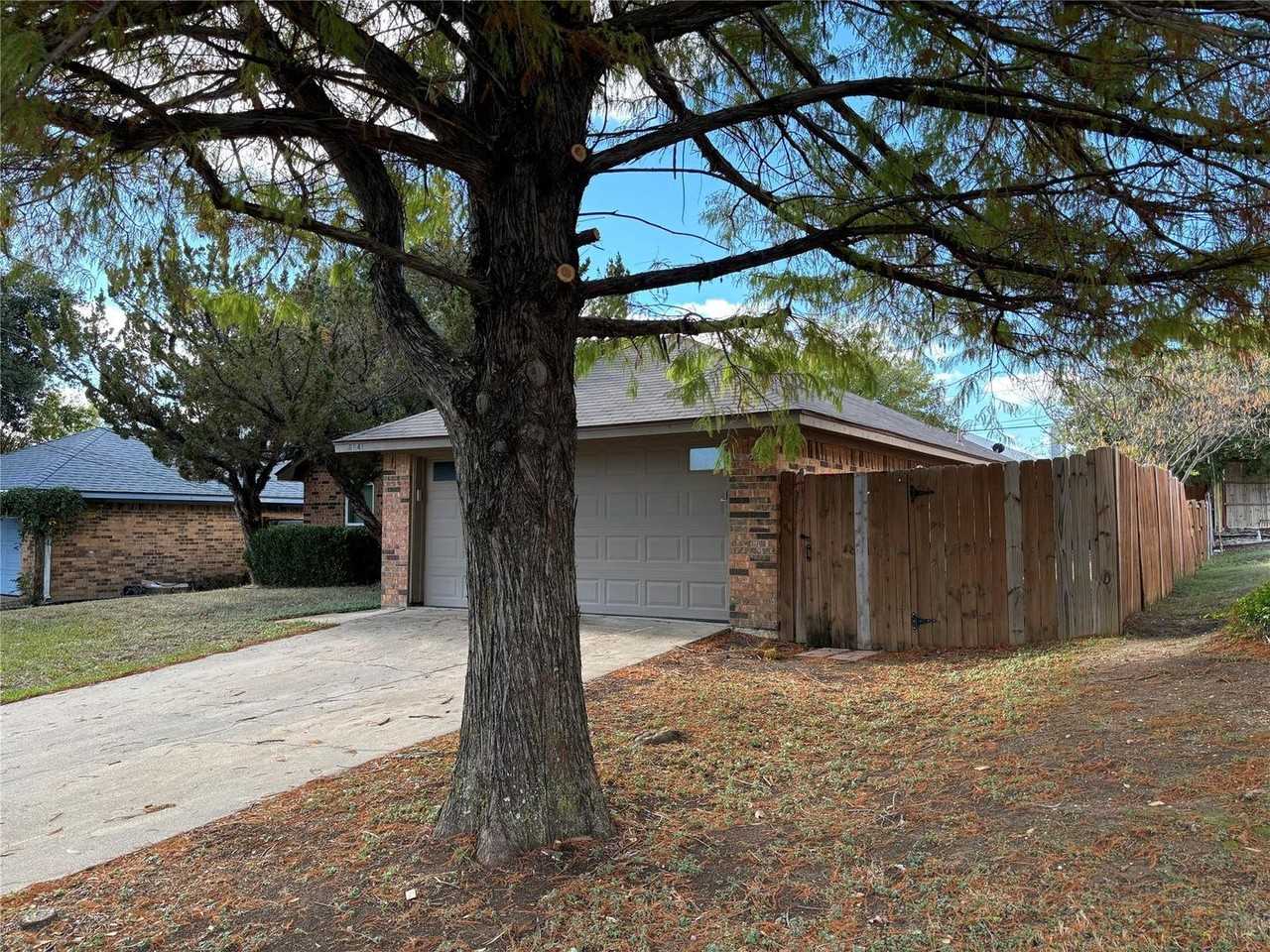 6541 Shadydell Dr - Photo 3 of 28