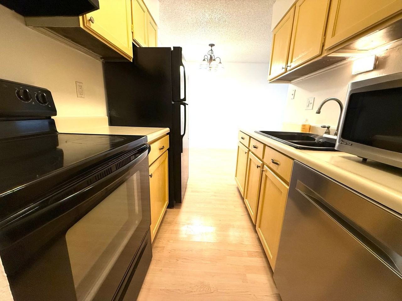 100 E Highline Cir #102 - Photo 3 of 8