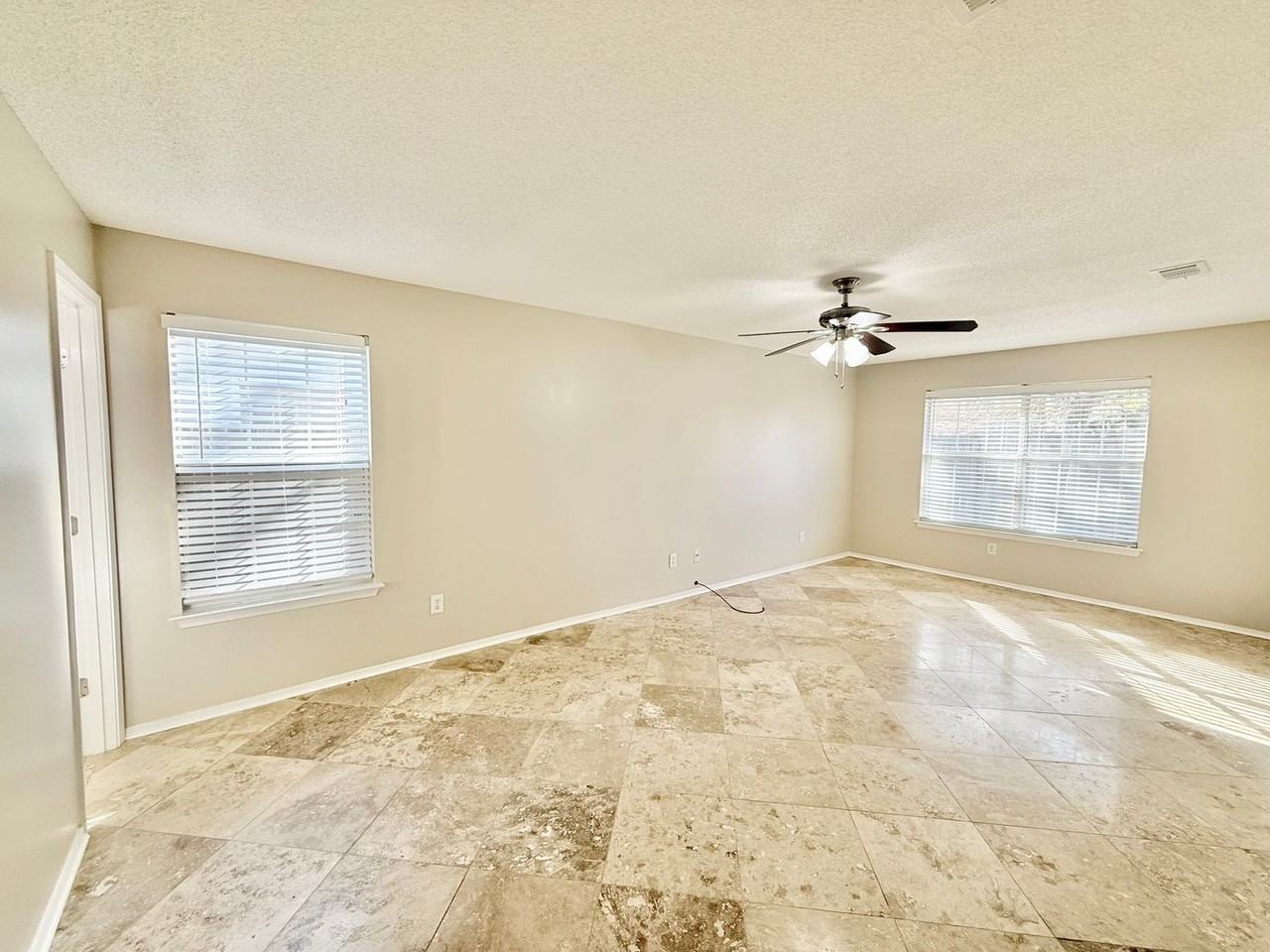 131 Mirabelle Cir - Photo 5 of 14