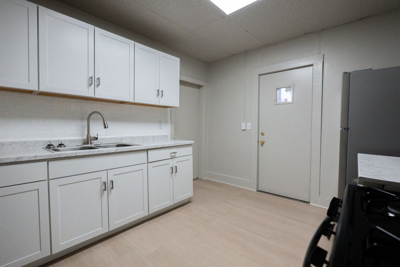 1224 Cleveland Ave Nw - Photo 3 of 16