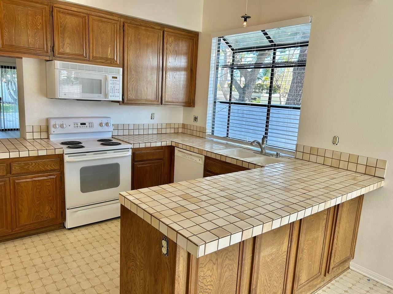 7981 Agate Ct - Photo 6 of 18