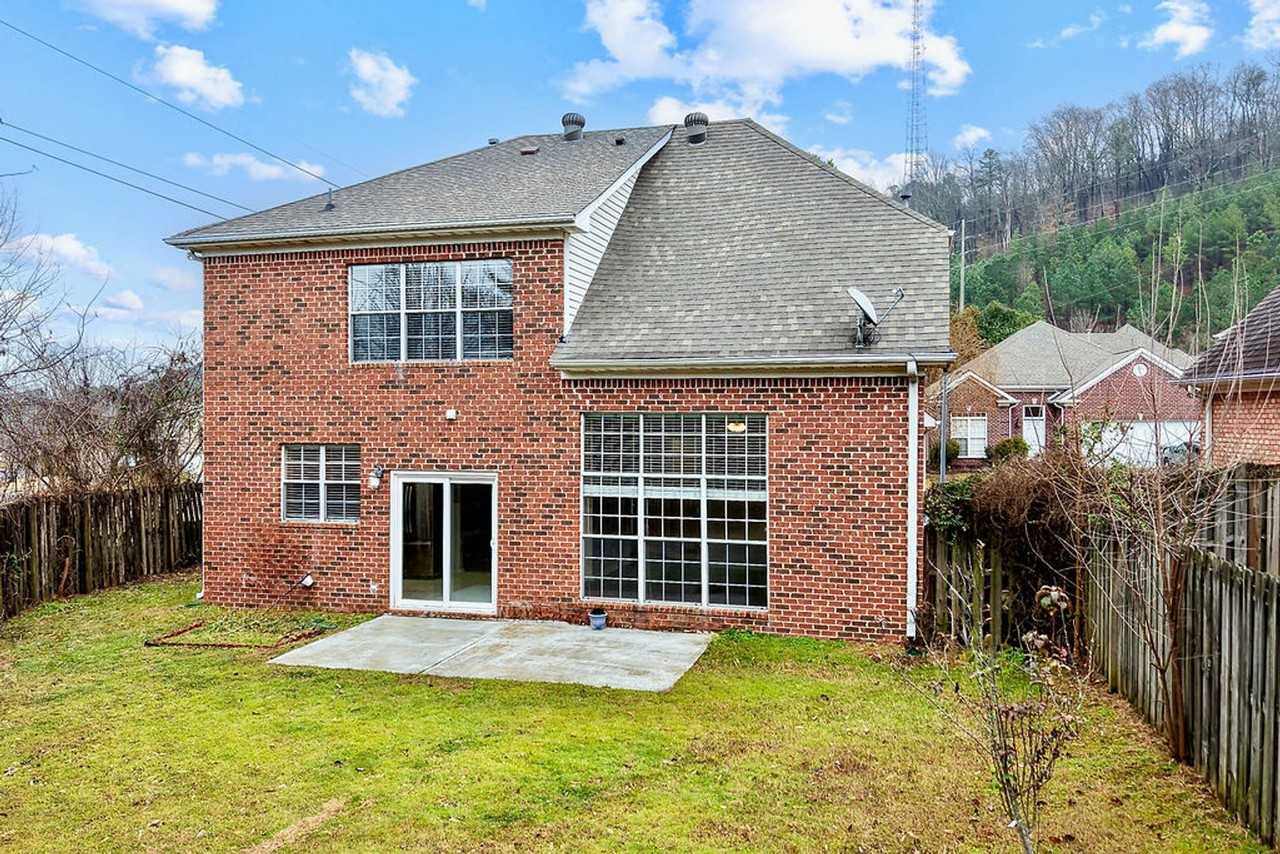 1048 Castlemaine Trl - Photo 3 of 24