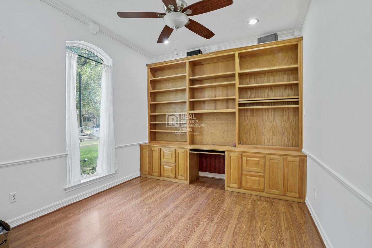 3321 Heather Hill Dr - Photo 3 of 21