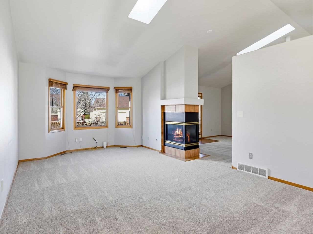 1230 Patterson Ct - Photo 3 of 21