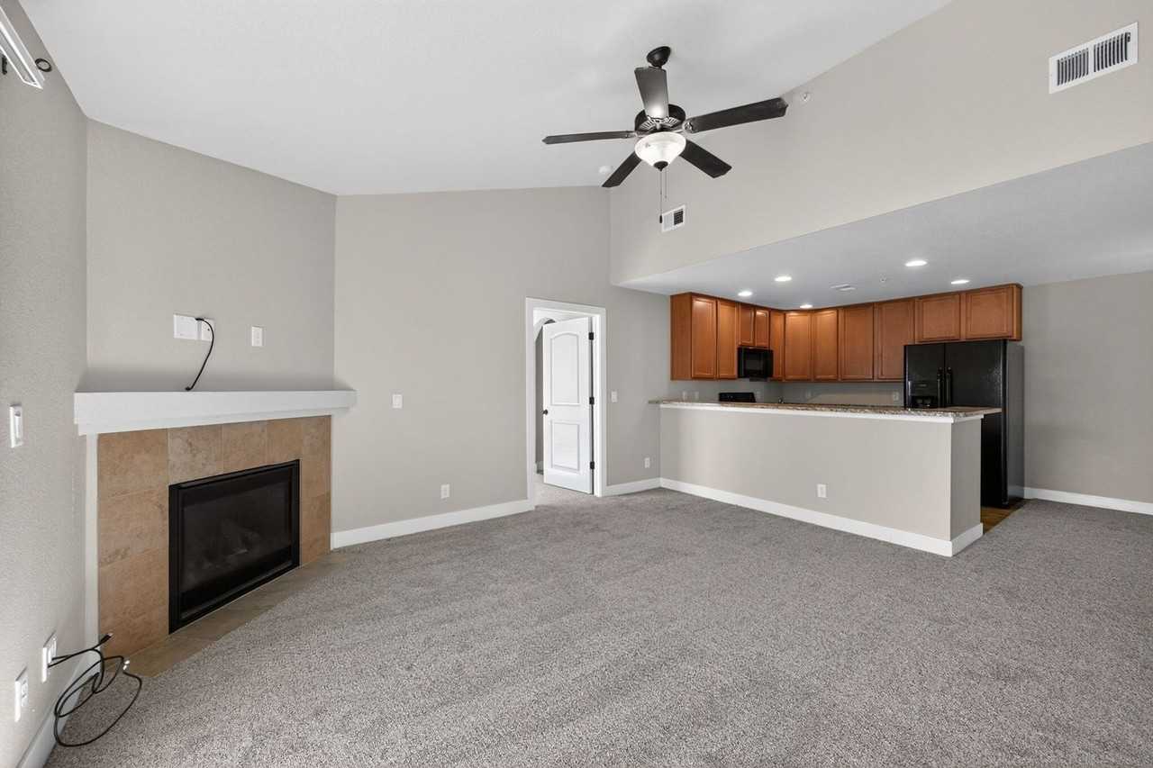 4955 Hahns Peak Dr - Photo 4 of 29