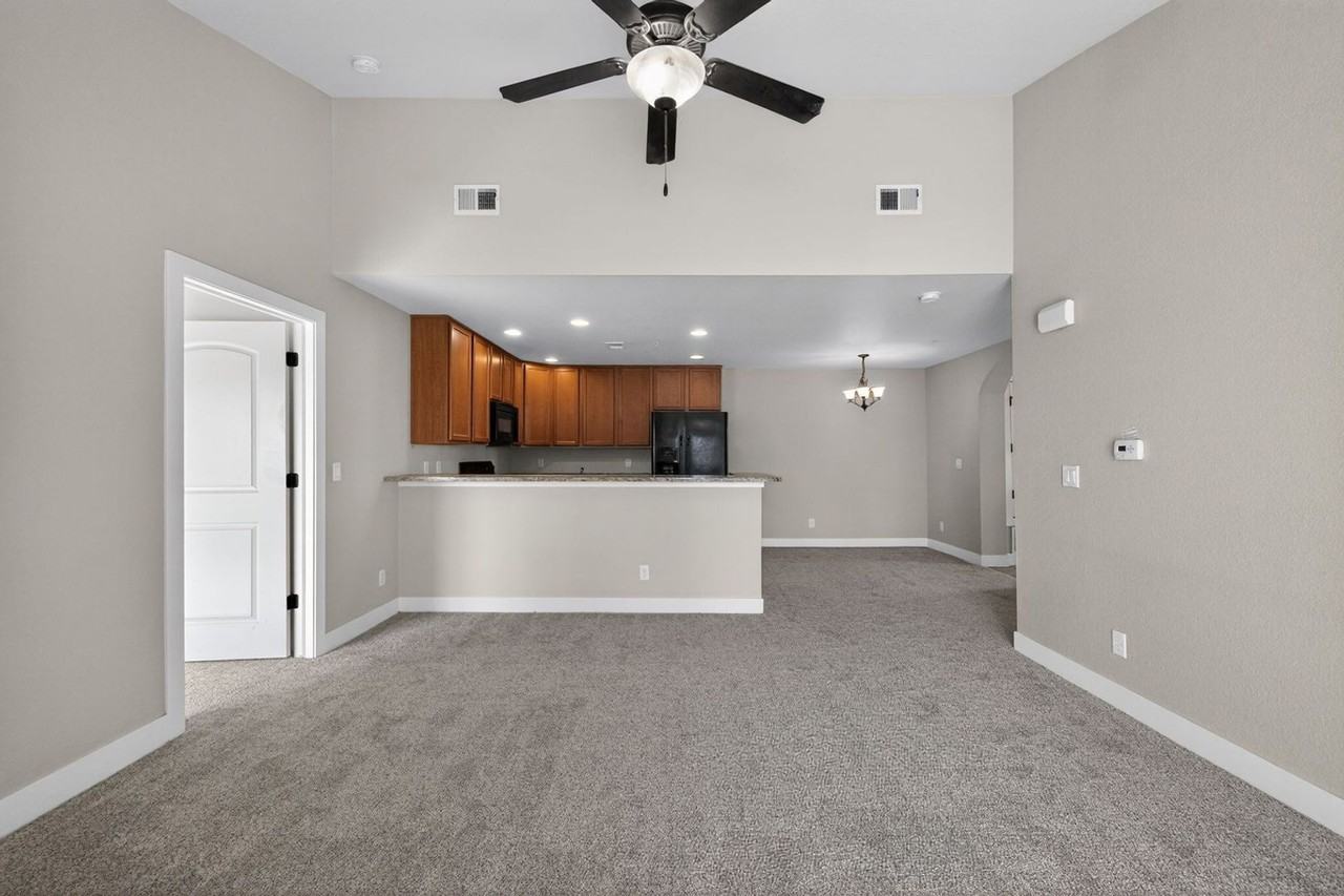 4955 Hahns Peak Dr - Photo 5 of 29