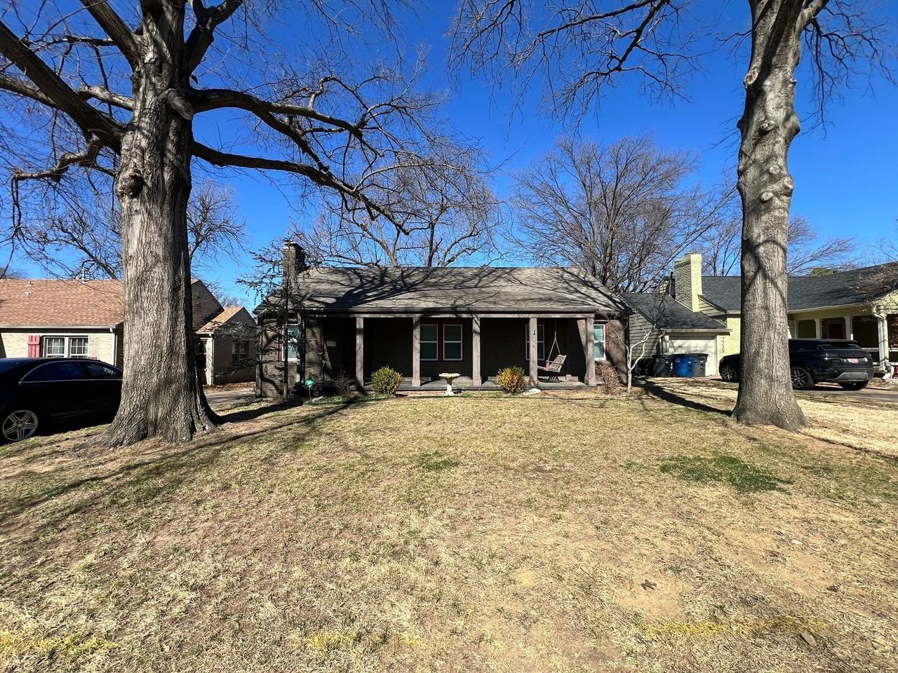 2533 E 19th St - Photo 3 of 21