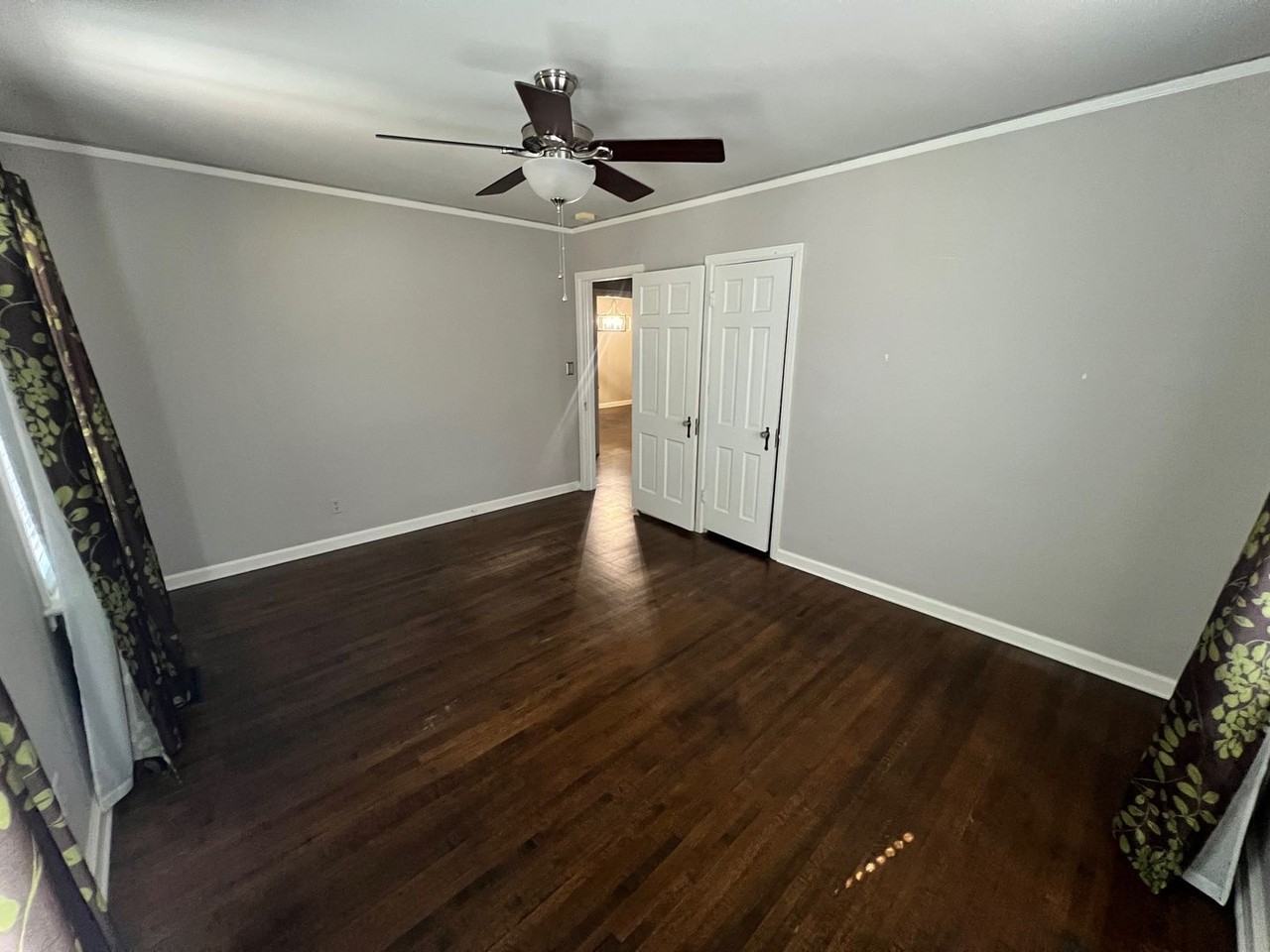 2533 E 19th St - Photo 7 of 21