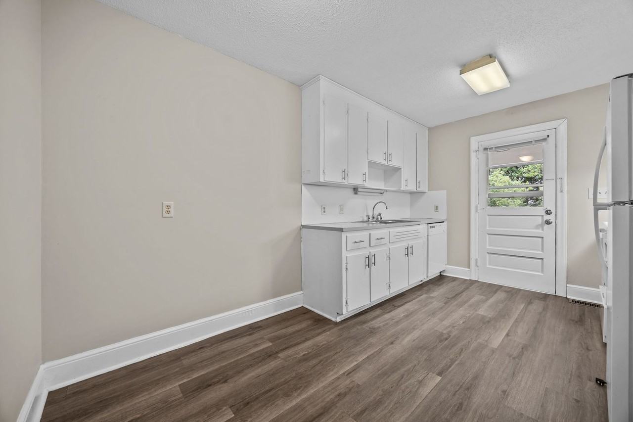 204 W Mcneill St - Photo 2 of 24