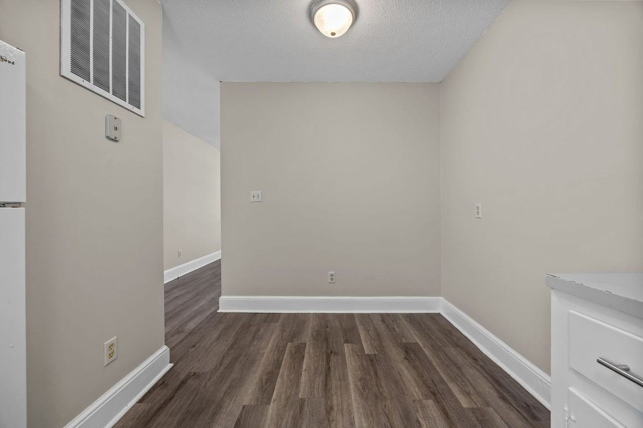 204 W Mcneill St - Photo 3 of 24