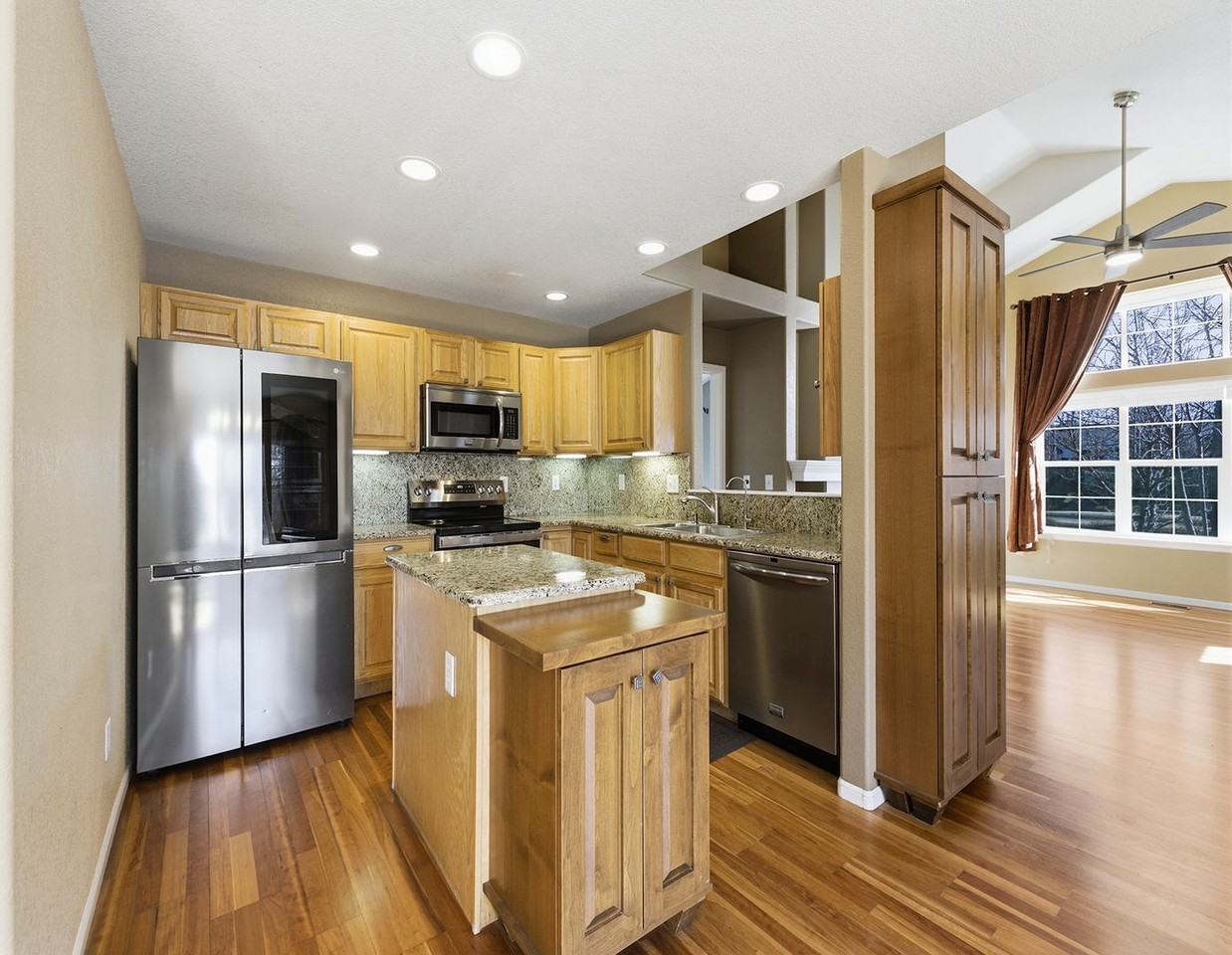 100 Bayside Cir - Photo 4 of 21