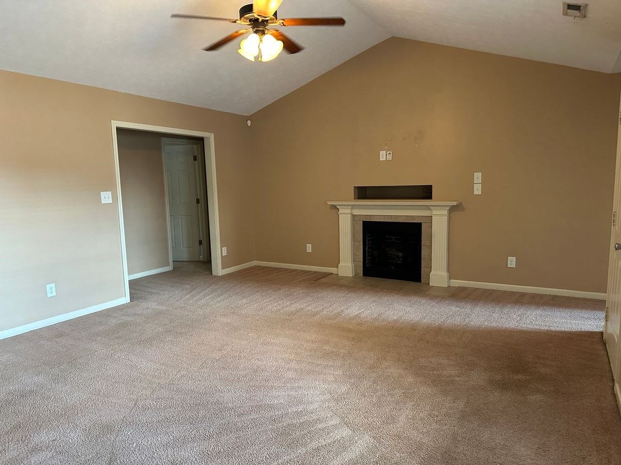 2401 Camp Lejeune Ct - Photo 3 of 31