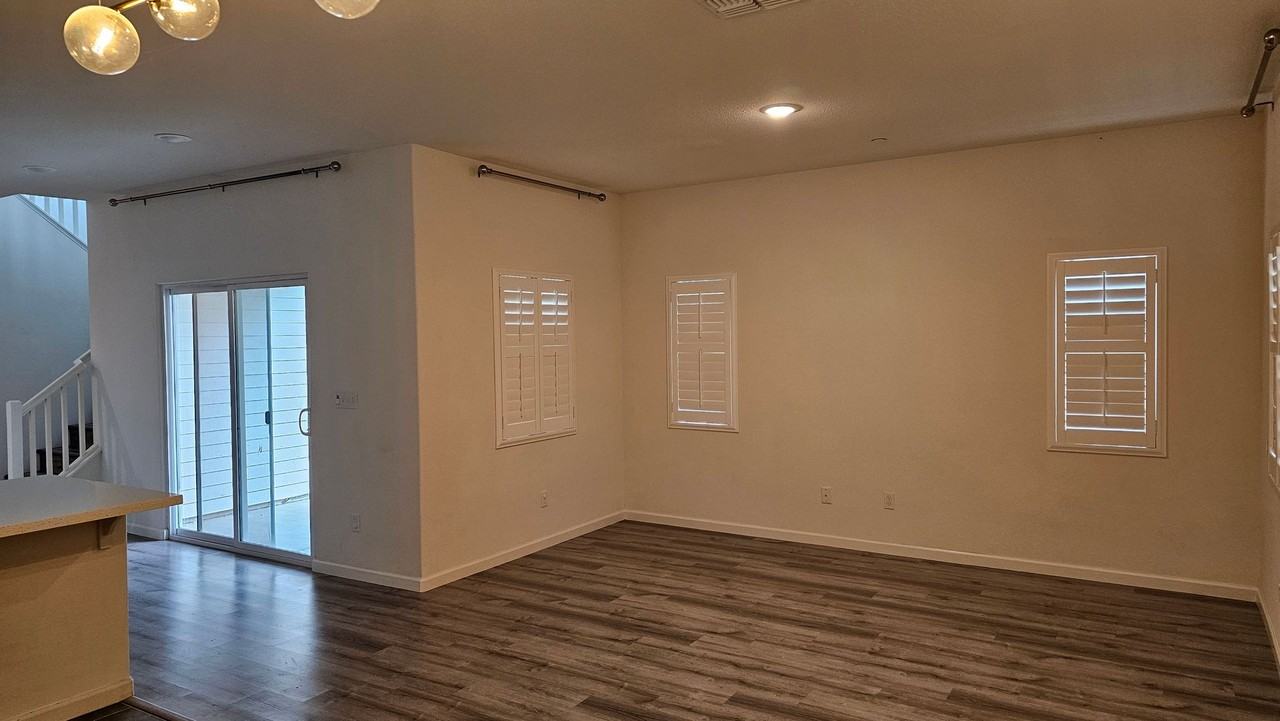 1205 Niemann St - Photo 7 of 49