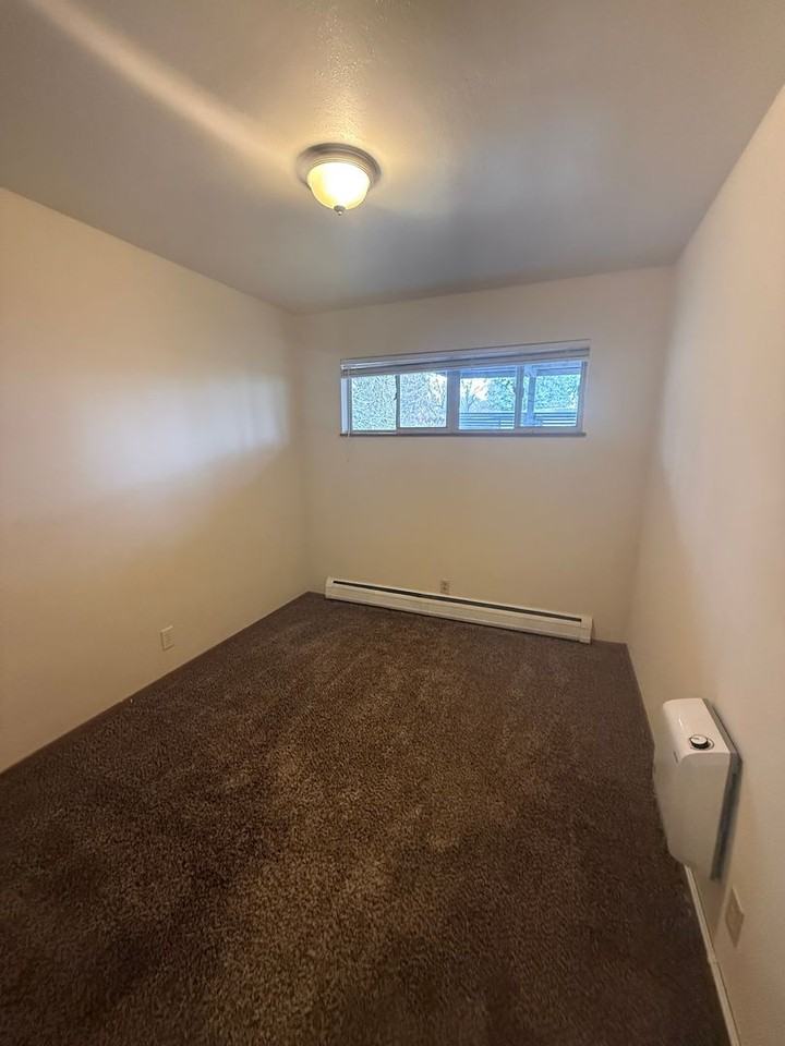 151 S Spruce St - Photo 2 of 10