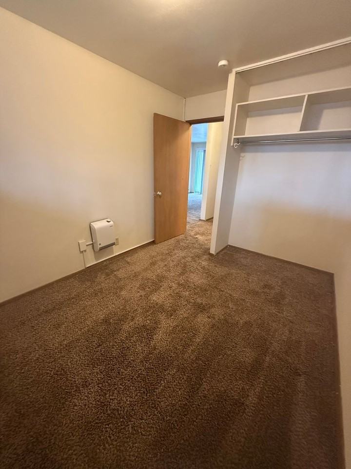 151 S Spruce St - Photo 3 of 10