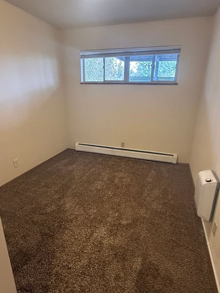 151 S Spruce St - Photo 4 of 10