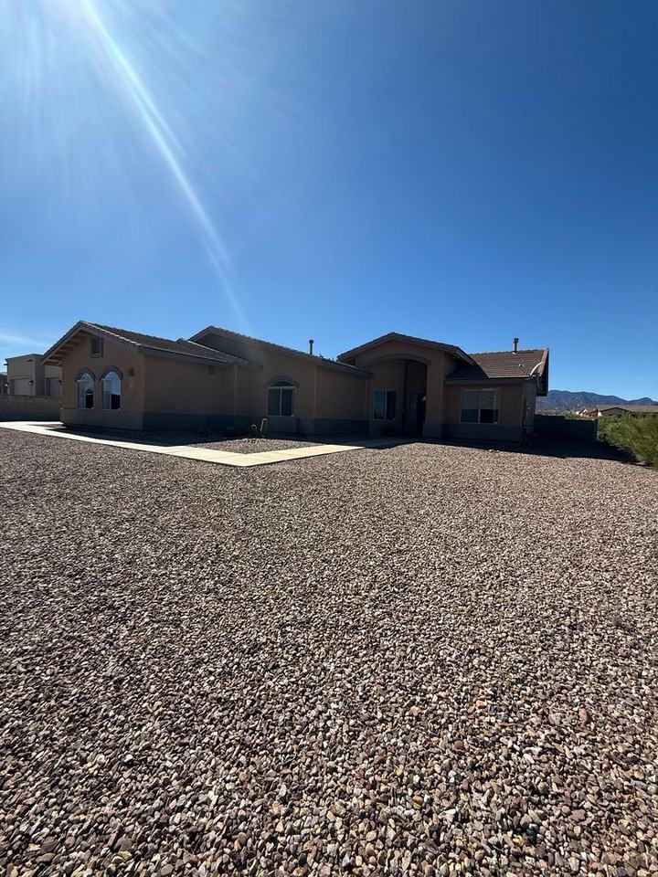 4228 S Morning Glory Ct - Photo 2 of 18