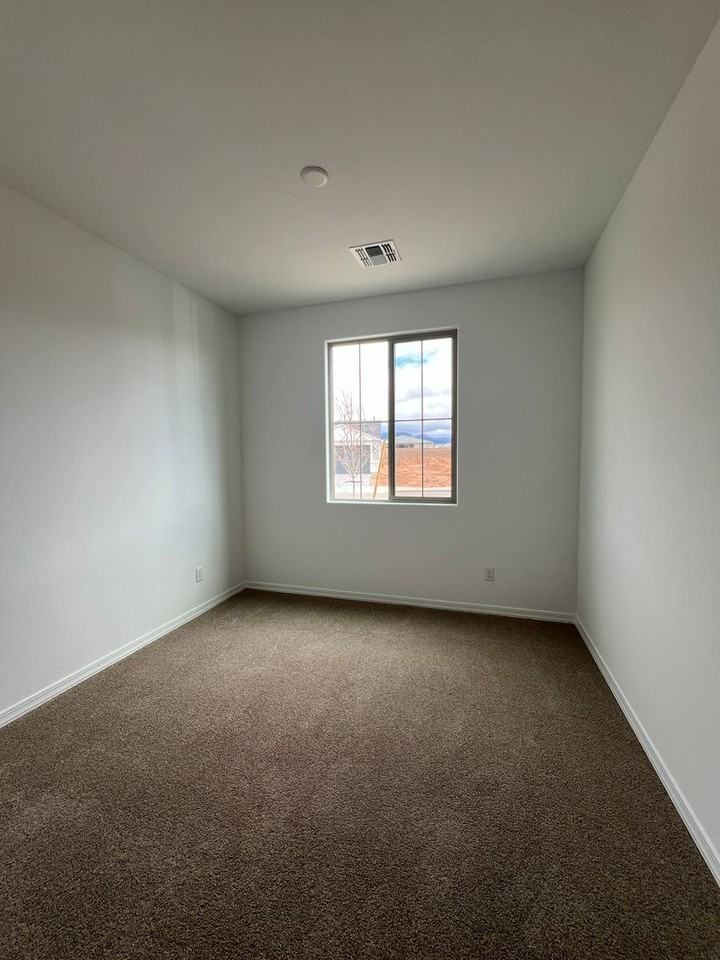 8886 N Pacific Park Dr - Photo 3 of 21