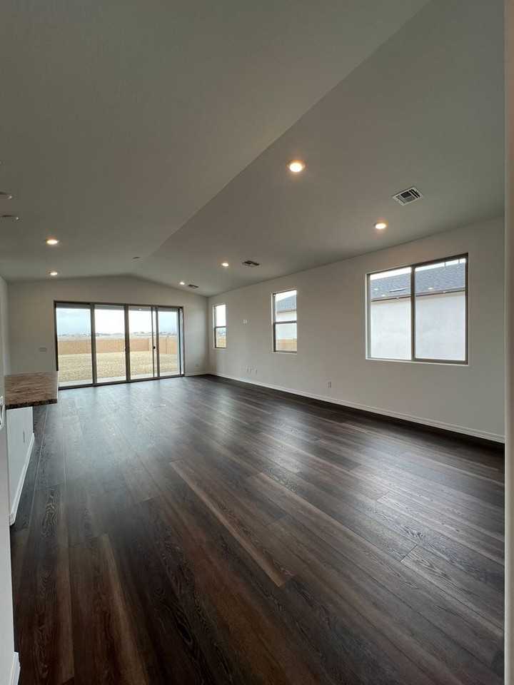 8886 N Pacific Park Dr - Photo 7 of 21