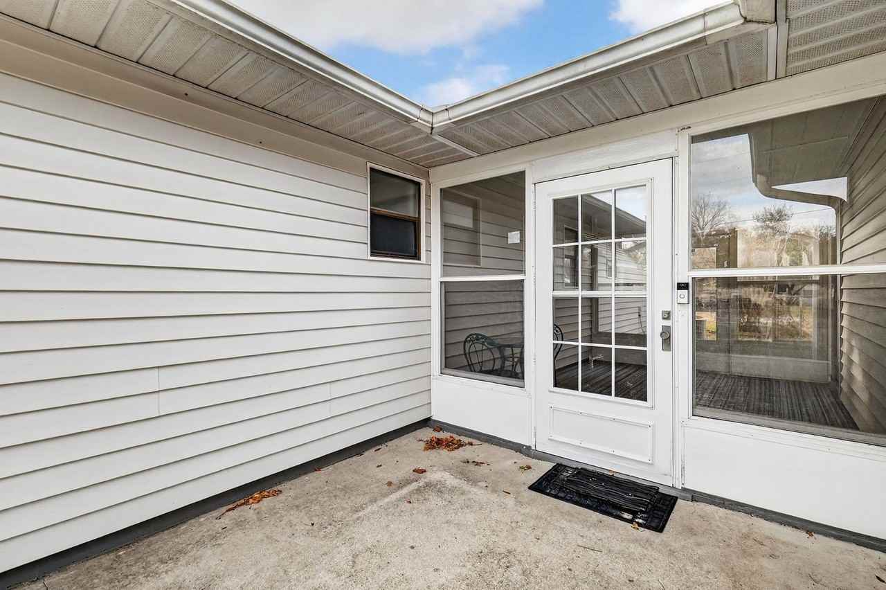 10801 Claire Dr - Photo 2 of 29