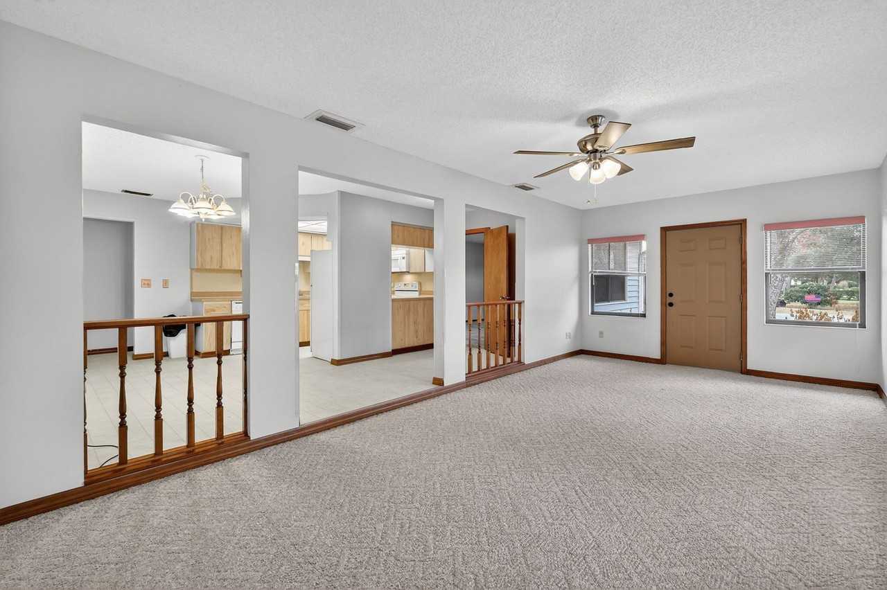 10801 Claire Dr - Photo 5 of 29