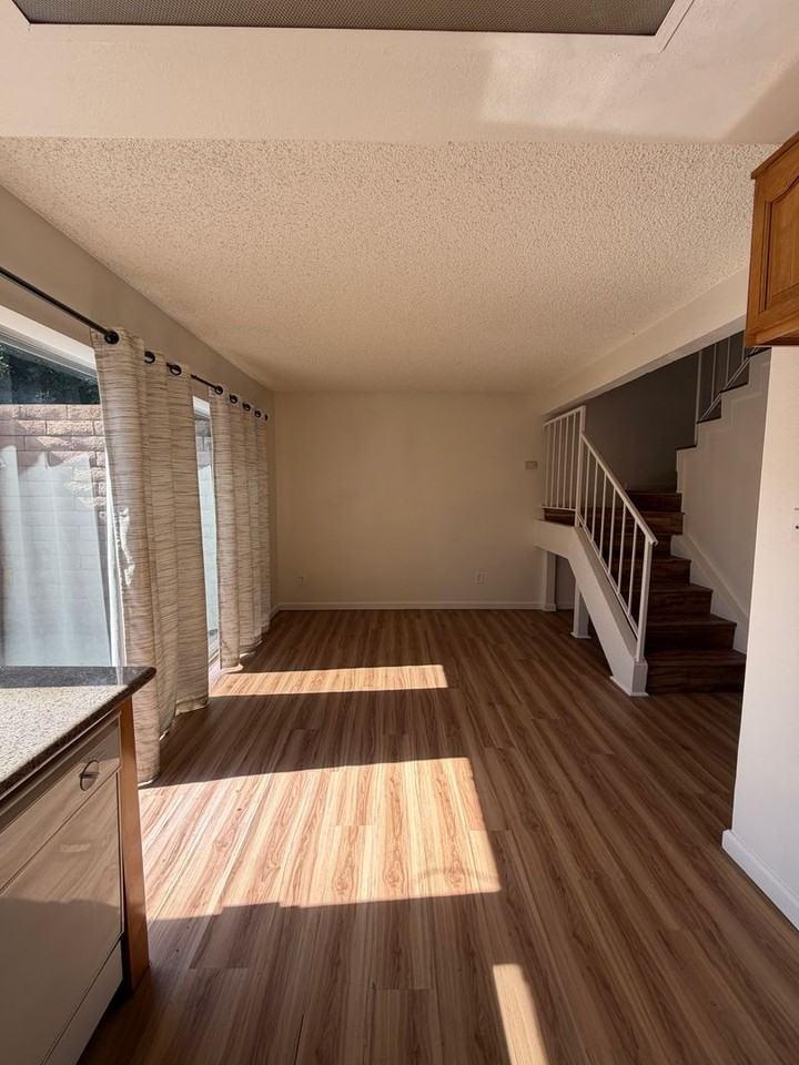 Camarillo Street - Photo 3 of 20