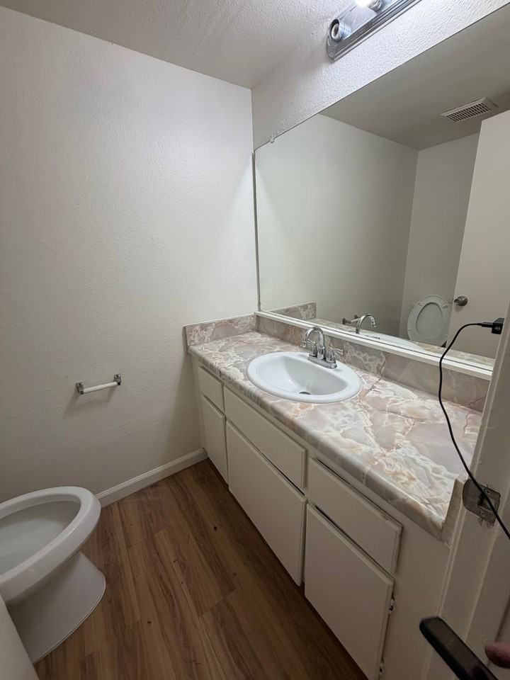 Camarillo Street - Photo 4 of 20