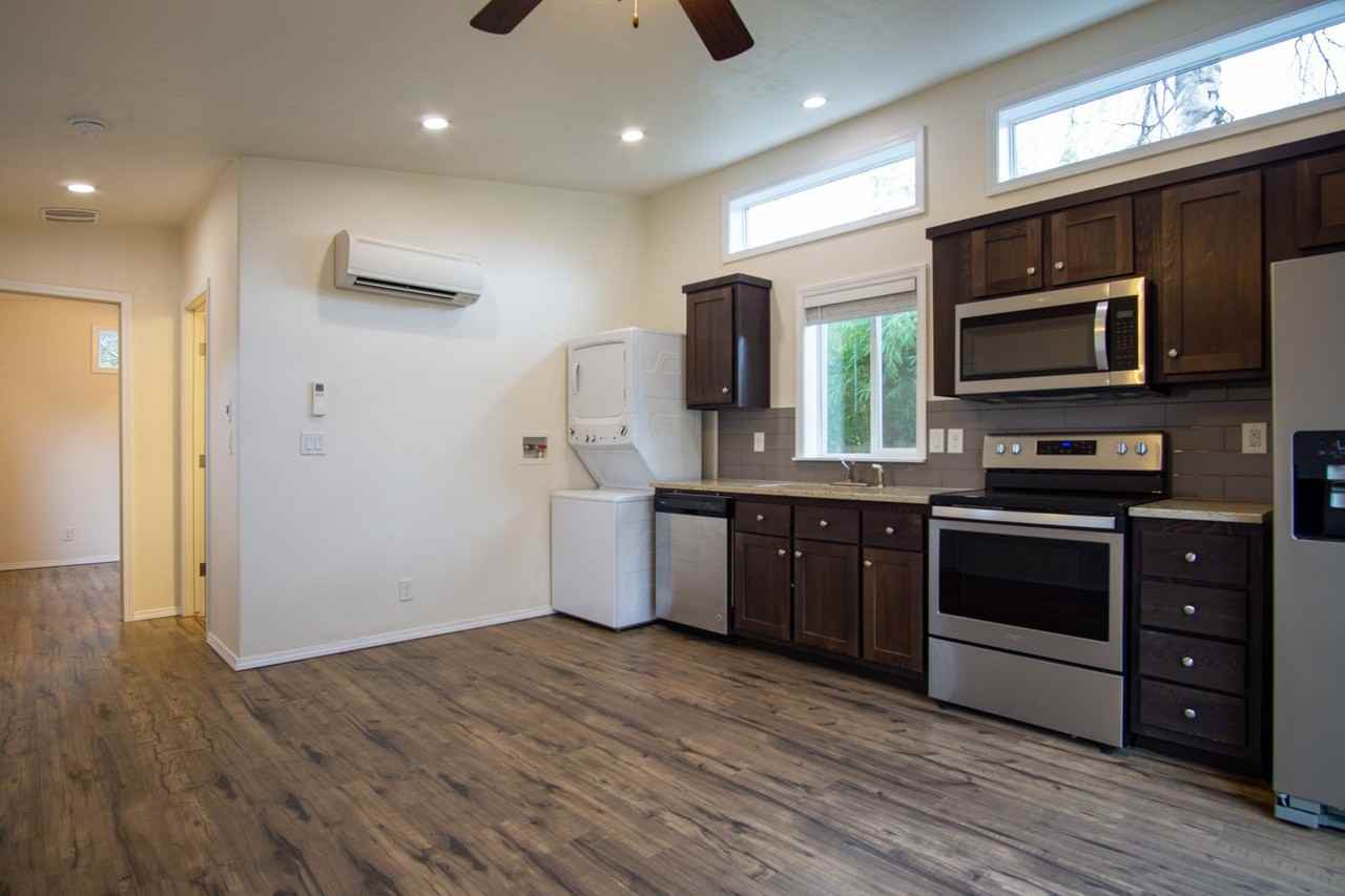 1846 Se Harold St - Photo 2 of 16