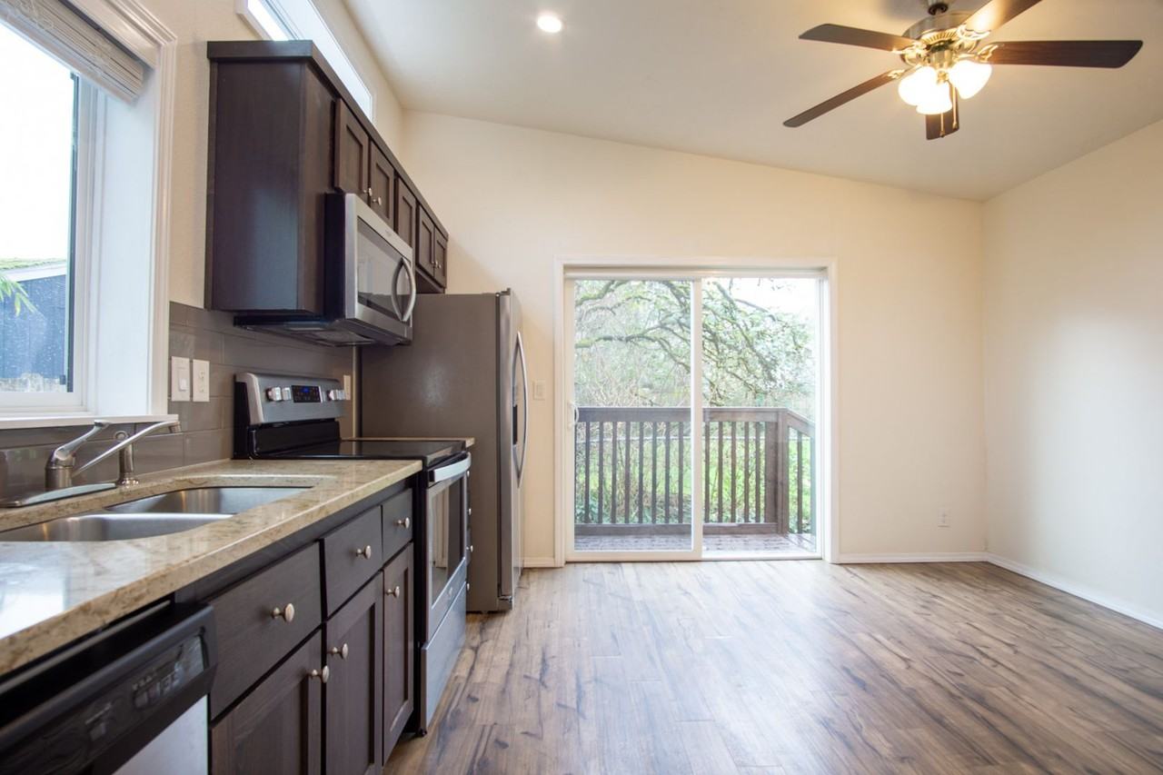 1846 Se Harold St - Photo 6 of 16