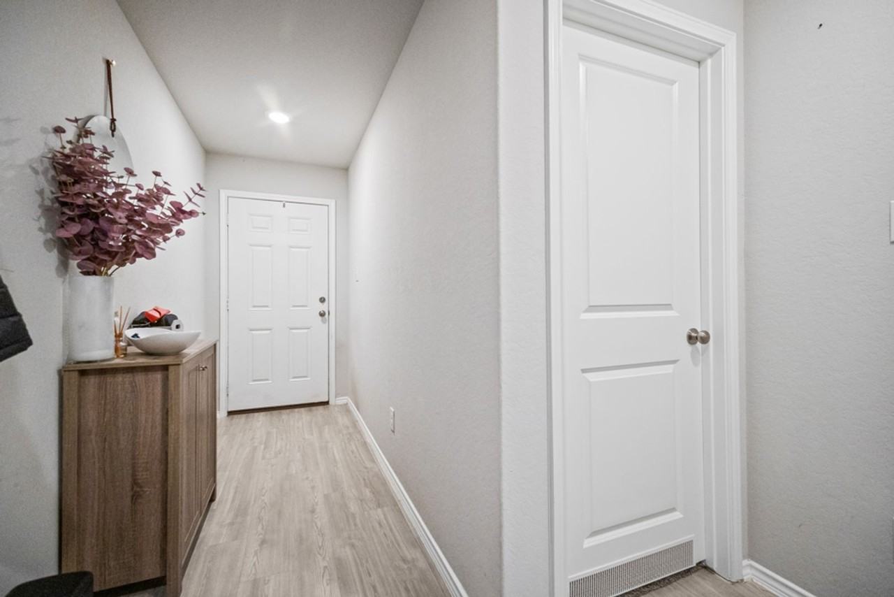 5706 Elm Valley Dr - Photo 3 of 22
