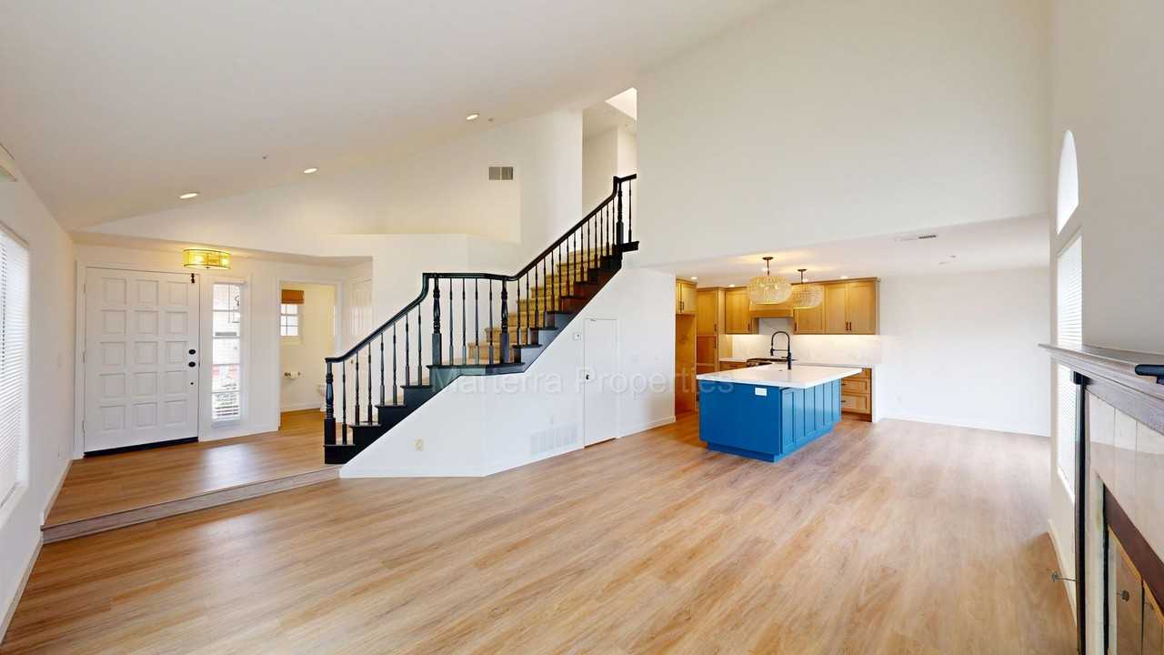 286 Carefree Ln - Photo 4 of 27