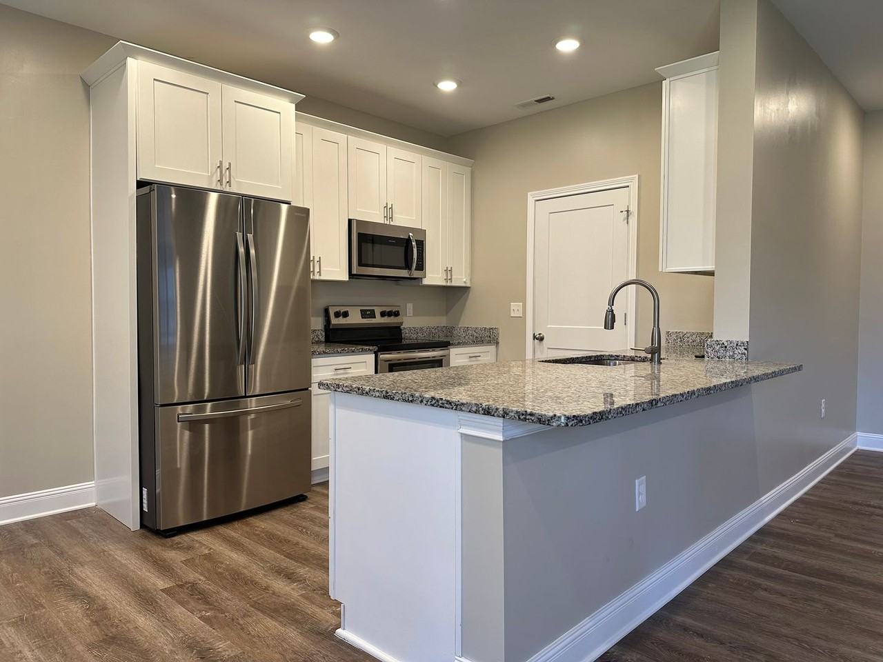 1979 Twilight Ave - Photo 2 of 10