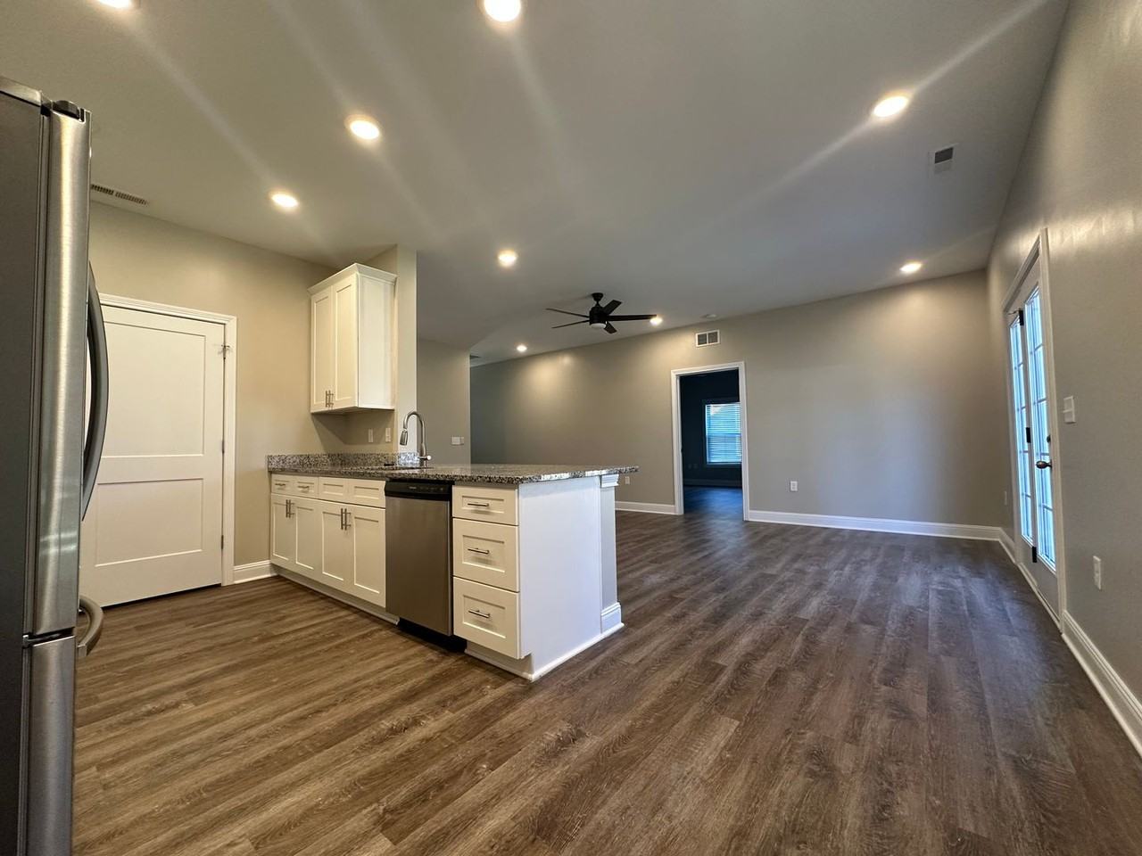 1979 Twilight Ave - Photo 4 of 10