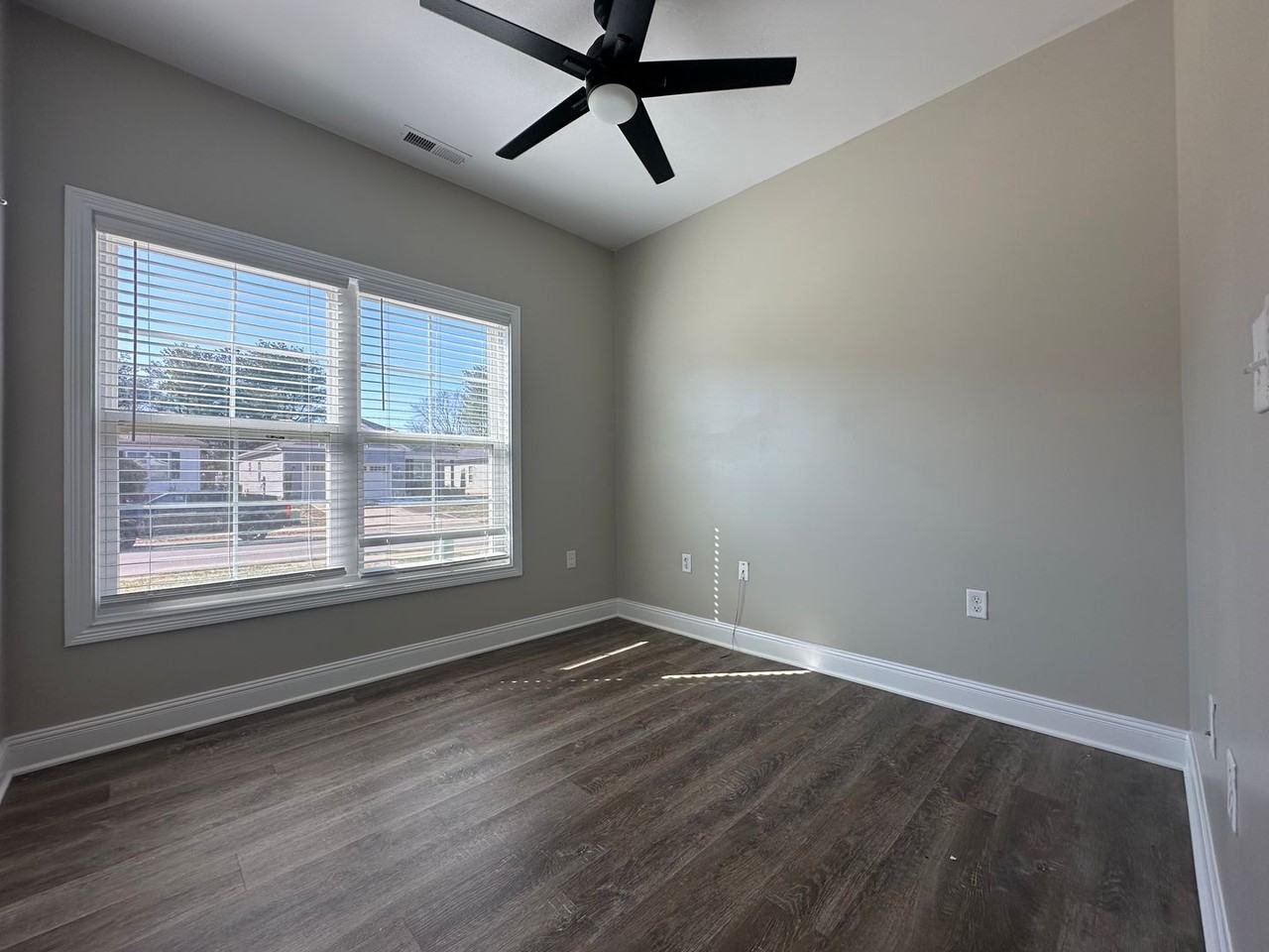 1979 Twilight Ave - Photo 7 of 10